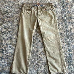 Tommy Bahama Tan Relaxed Men’s 40x32 Jeans.